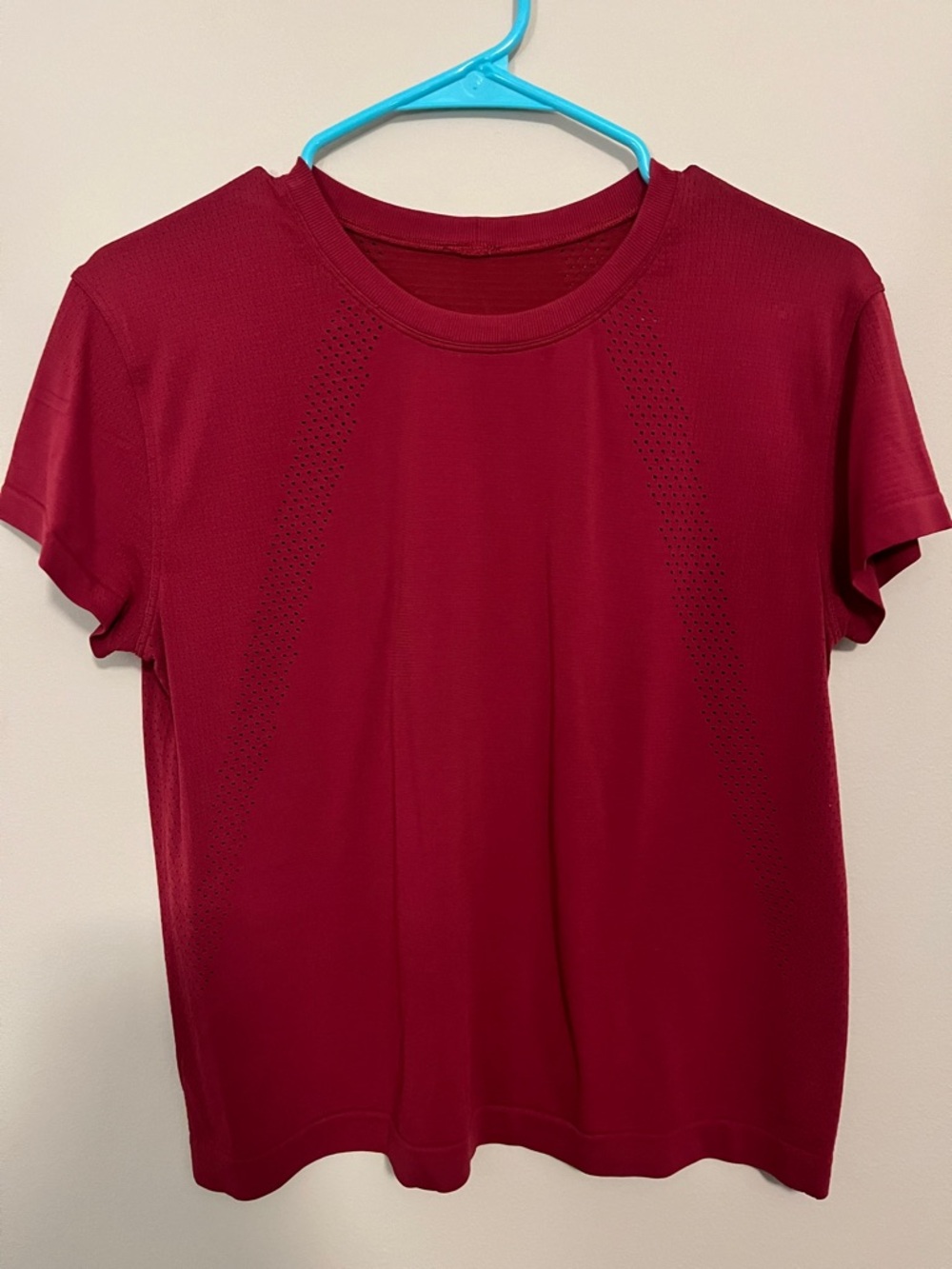 Lululemon workout top